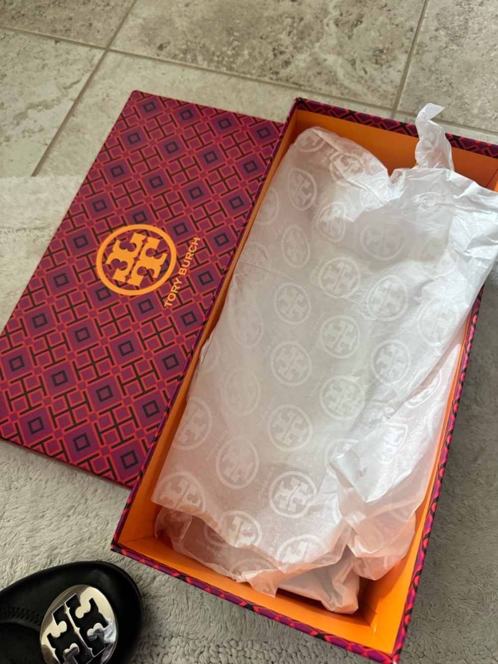 Tory Burch Black Leather Logo Round-Toe Ballet Flats - Picture 5 of 12